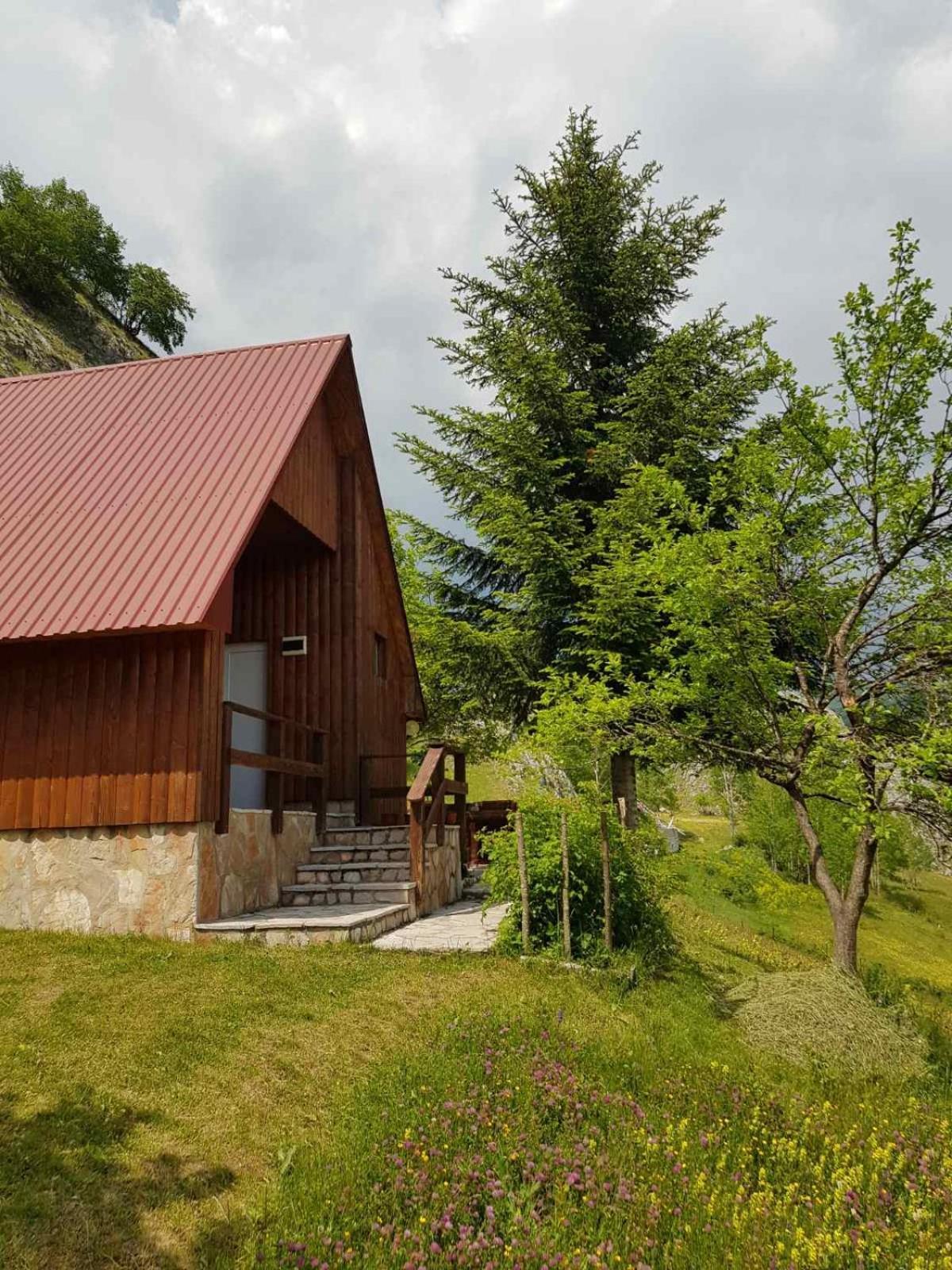 Detached House Milivoje Hotell Poscenje Exteriör bild